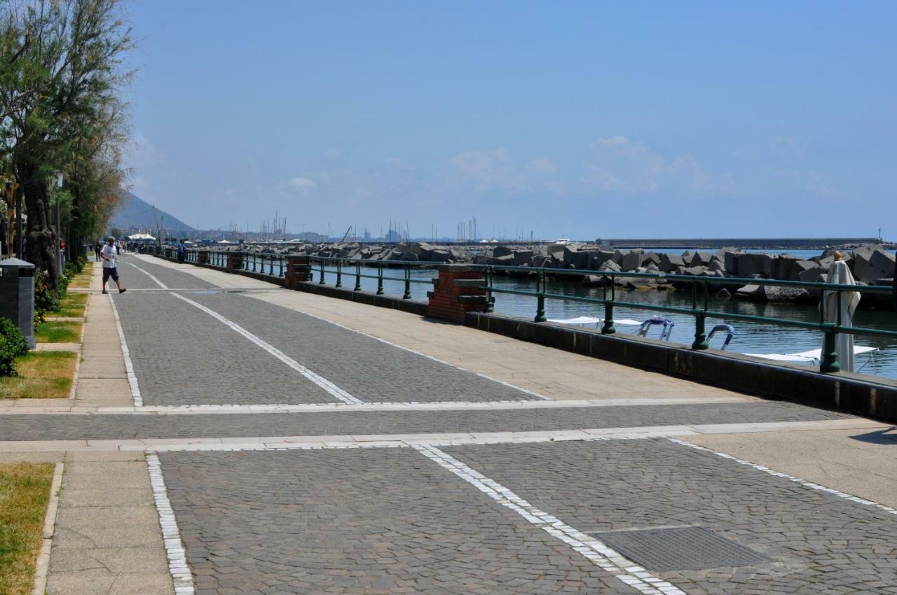 Capofortuna B&B Salerno Centro Ngoại thất bức ảnh